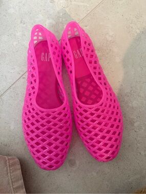 GAP Hot Pink jellies